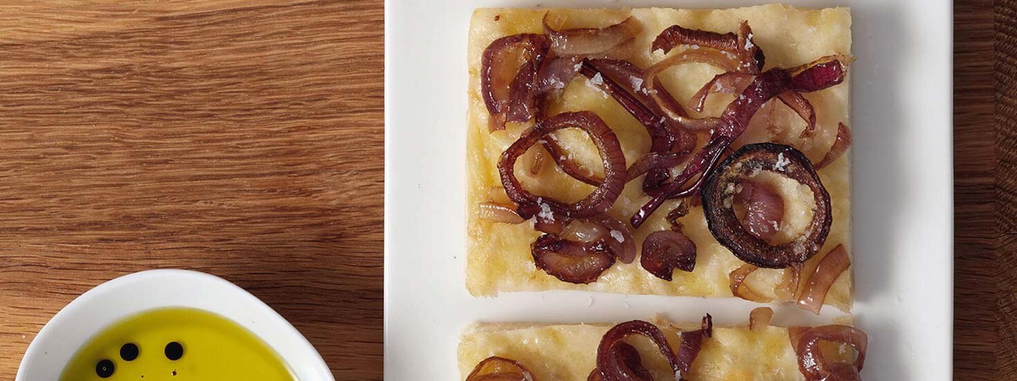 CARAMELISED ONION FLATBREAD
