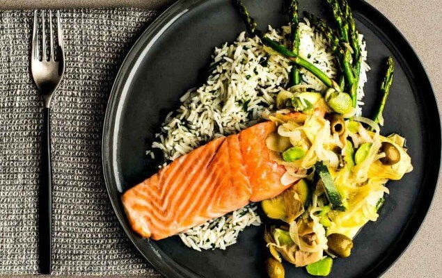 SALMON FILLETS WITH STEAMED PROVENÇAL VEGETABLES AND HERBED BASMATI RICE