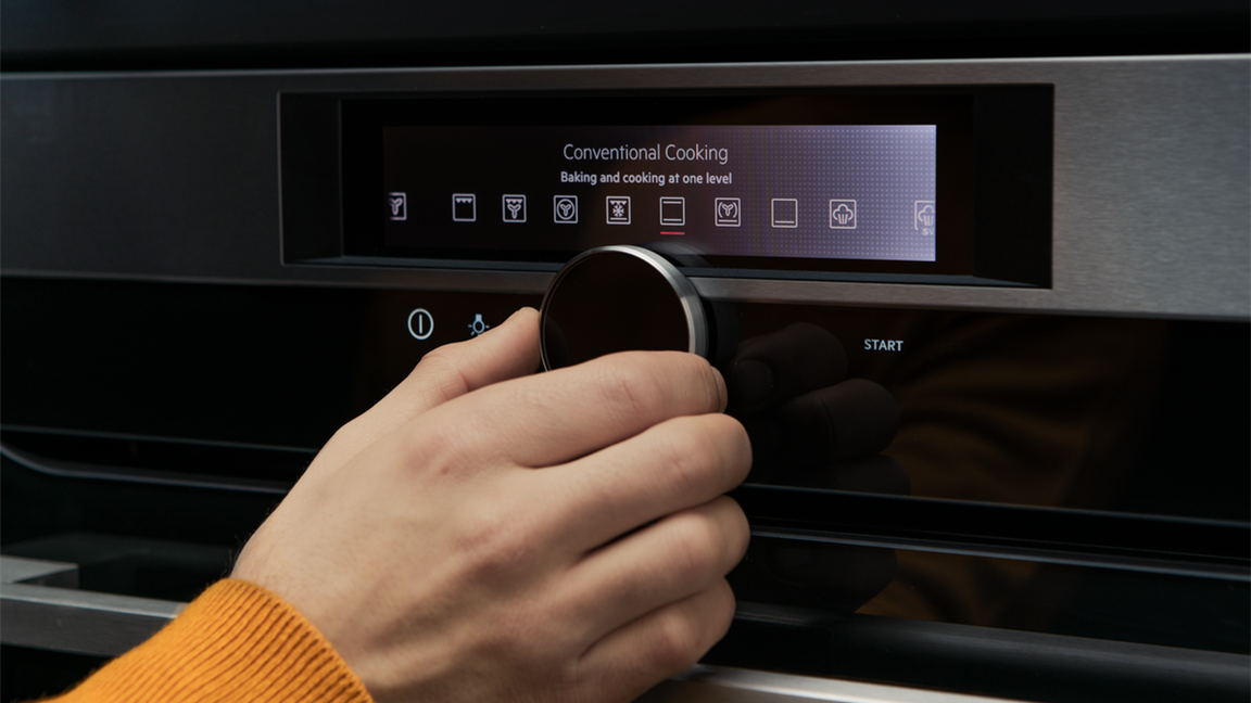 COMMAND YOUR COOKING