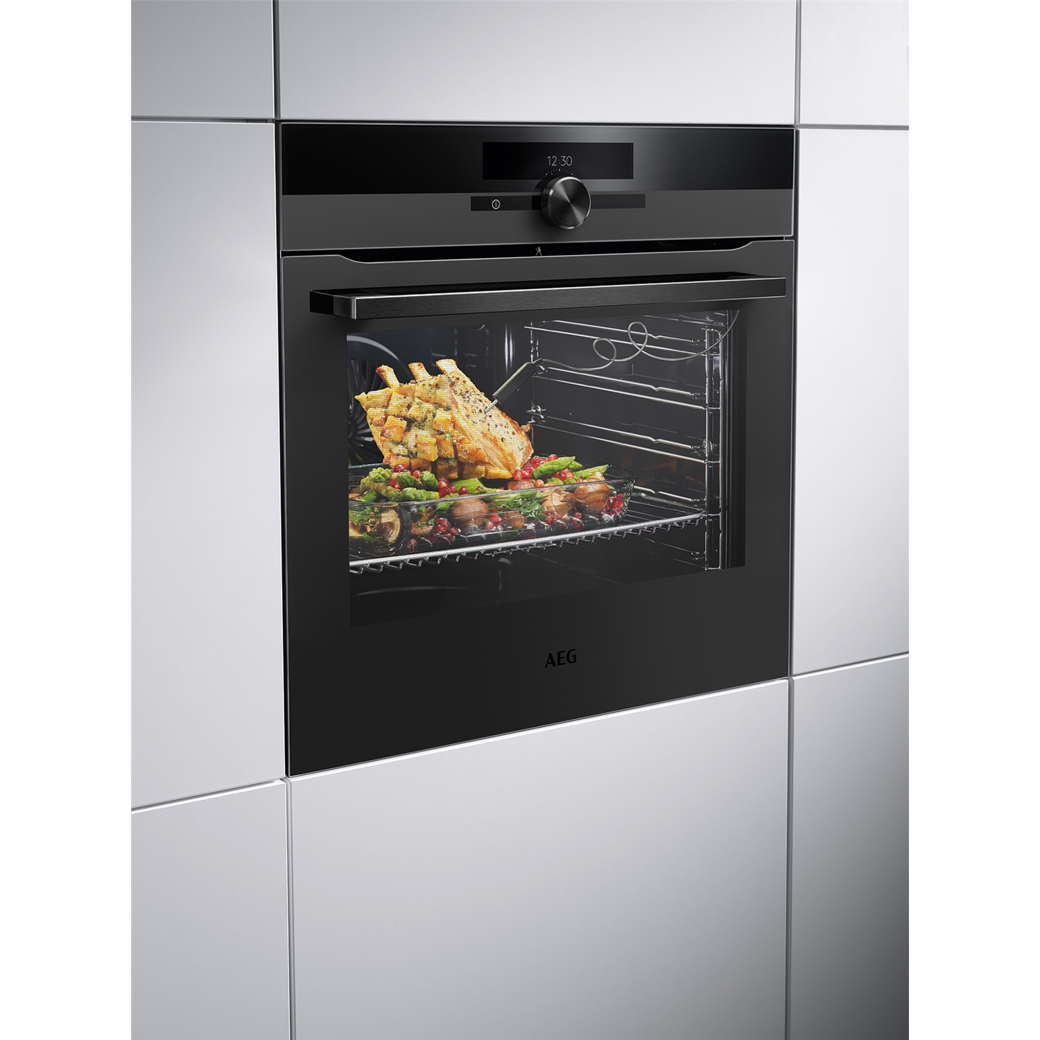 AEG 60cm SenseCook Multifunction 17 Pyroluxe™ Oven – BPK94733PT